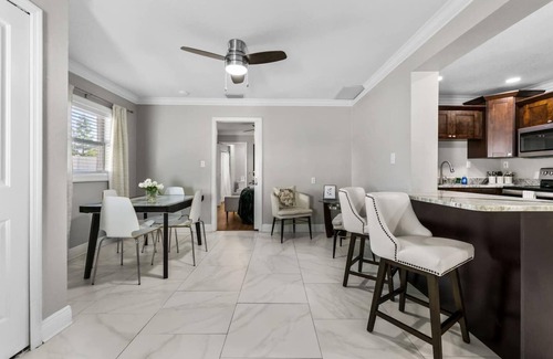 Carver City - Lincoln Gardens House | Charming home Near TPA and Bucs stadium! EV Charger and Jacuzzi!