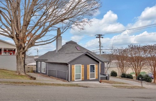 Lenoir City House | Charming Home Near Lenoir City Parks