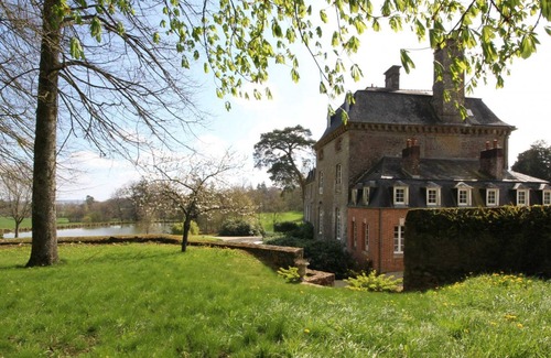 Le Grais Cottage | Charming house in 18th-century castle with garden and fireplace