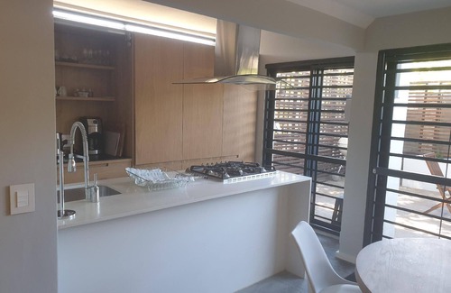 Plumstead House | Charming House in Deurdrif with Private Garden and Great View