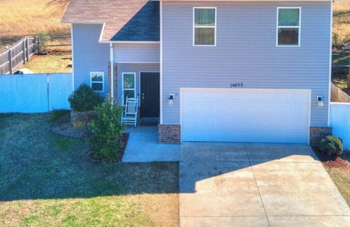 Coweta House | Charming house in fantastic Coweta with fitness room, WiFi, AC