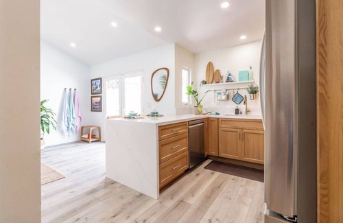 San Diego House | Charming house in lovely San Diego, steps from Mission Bay with WiFi, AC