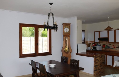 Sanguinet House | Charming House in Quiet Area Near Lake, Amenities Included