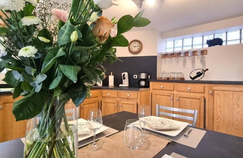 Montbrison Cottage | Charming House with Spa and Sauna in Montbrison