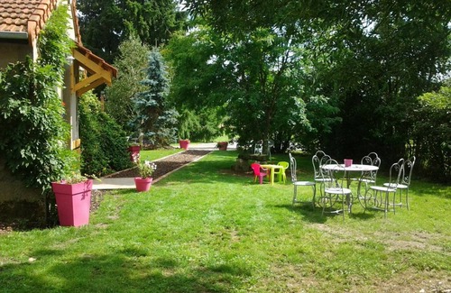 Avermes Cottage | Charming house with pool and garden near Moulins