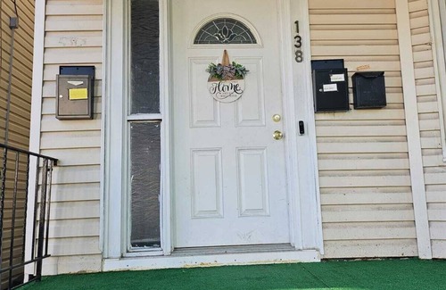 Ampere House | Charming house with AC in East Orange - Perfect for a getaway