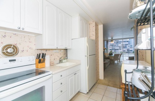 Waikiki Apartment | Charming Ilikai Marina Studio, Great Location In Waikiki!
