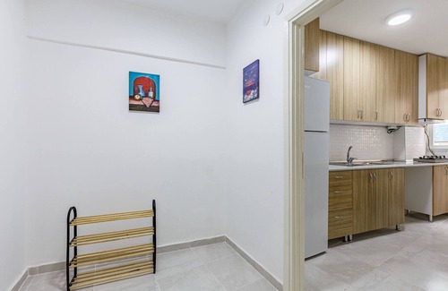 Rasimpasa Apartment | Charming Kadıköy Apartment with City Views