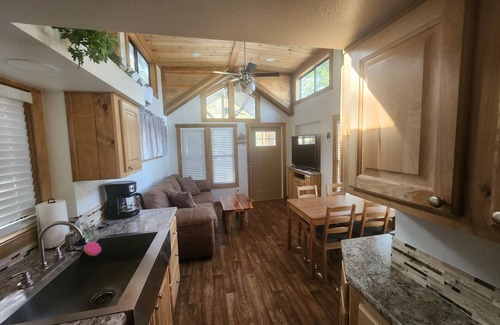Gepp Cabin | Charming Lake Cabin featuring 1 Bedroom 1 Bathroom with a loft