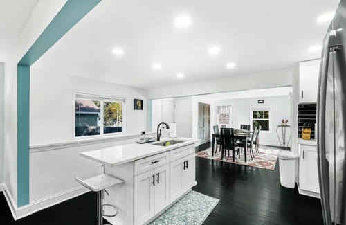 Lake Geneva House | Charming Lake Geneva Retreat for 8