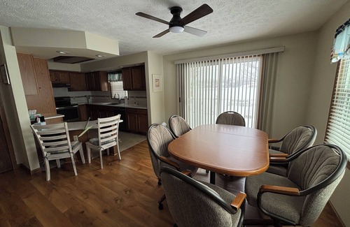 Frontier House | Charming Lakefront 3-bedroom house, located minutes from Hillsdale College