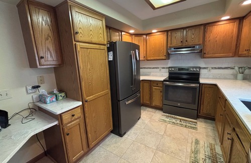 Frontier House | Charming Lakefront 3-bedroom house, located minutes from Hillsdale College