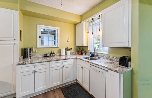 Lorain House | Charming Lakefront home with incredible views on Lake Erie, Lorain OH