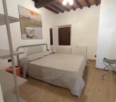 Isolotto House | Charming Little House 2 kilometers from the Historical Centre in a typical Florentine district right next to the Tram and Bus stops by Florence Holidays Apartments