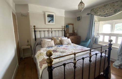 Kilkhampton Cottage | Charming Little House in village three miles from North Cornwall’s Coast.