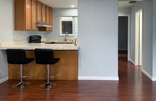 Daly City House | Charming Living Space with 1 bathroom and WiFi, AC in peaceful Daly City