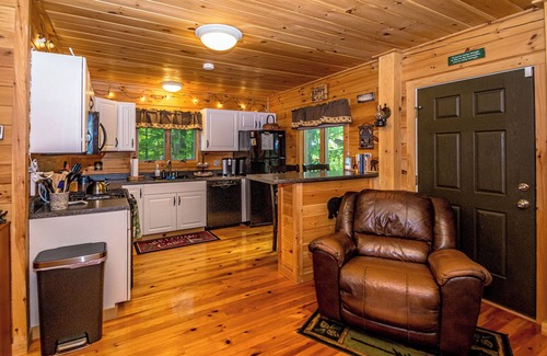 Intervale Cabin | Charming Log Cabin Getaway in the White Mountains