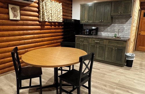 Cambridge Cabin | Charming log cabin on gravel back road with peace, quiet, all amenities of home