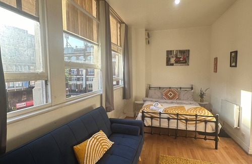 Bunhill Apartment | Charming London Retreat Near Angel/Old Street