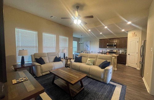 Houma House | Charming Louisiana Getaway – Comfort & Southern Hospitality! in Houma, LA