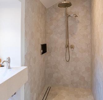 Cove Tri Zala (Zrnovo) Apartment | Charming & luxurious Old Town Apartment