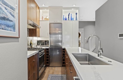 Richmond Apartment | Charming Mid-Century Home Near Mt. Tabor