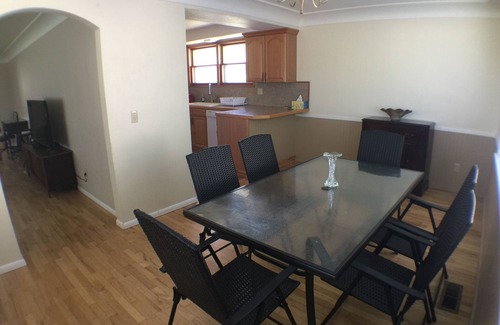 Tri-Cities House | Charming Mid-Century Home - Centrally Located in Kennewick, WA