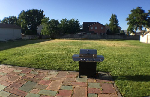 Tri-Cities House | Charming Mid-Century Home - Centrally Located in Kennewick, WA