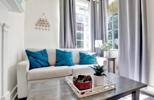 Hannon Park House | Charming Midtown Apt - Hannon Hideaway Unit A