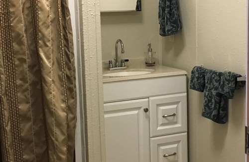 Newport House | Charming mini mobile home