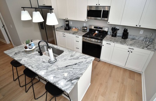 Indianapolis Apartment | Charming modern duplex apartment well located near Broad Ripple