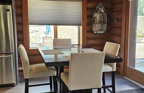 Manson House | Charming, modern log cabin, steps to the lake. Bright & spacious. Ideal escape!