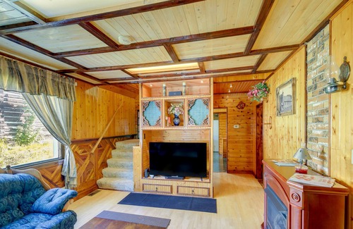 Mullan House | Charming Mullan Home - 6 Mi to Lookout Pass!