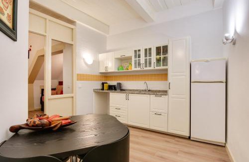 Santa Engracia Apartment | Charming New Apartment in the Heart of Lisbon