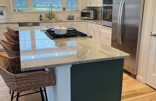 Williamsburg House | Charming new built 3-bedrooms house with spacious living area & gourmet kitchen.