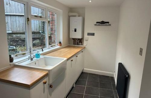 Brecon House | Charming newly renovated 3 bed cottage in Brecon town with private garden & pets welcome