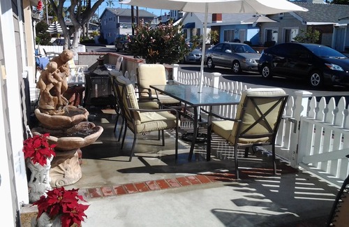 West Newport Cottage | Charming Newport Beach Cottage front house includes middle patio