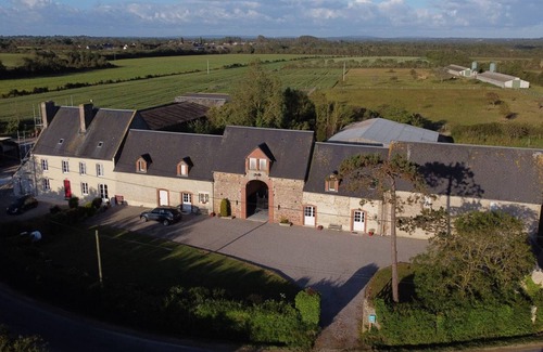 Ravenoville Cottage | Charming Norman house near the sea, with private garden