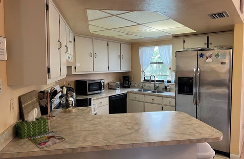 Joel House | Charming old fashioned 2-bedroom bungalow in Lehigh Acres