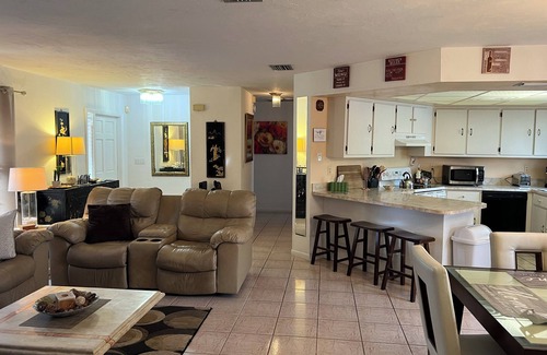 Joel House | Charming old fashioned 2-bedroom bungalow in Lehigh Acres