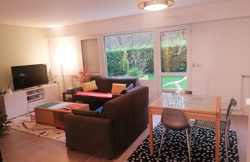 Chartres-de-Bretagne House | Charming, peaceful house nearby hiking trails and leisure park