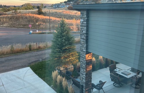 Palmer Lake Apartment | Charming Palmer Lake Loft: 1-bdrm LOFT, full bath, kitchen, smart TV, WiFi, AC