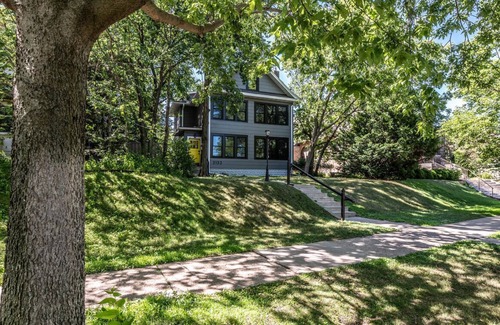 St. Anthony Park Apartment | Charming Parkview Duplex Long Stays by State Fair/UofM/DT