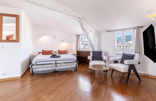 Jean-Medecin Apartment | Charming peaceful haven in the Golden Square, air-conditioned