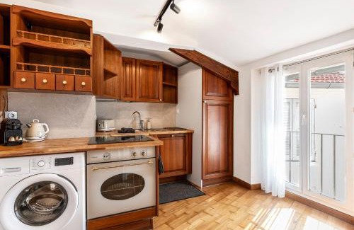 Jean-Medecin Apartment | Charming peaceful haven in the Golden Square, air-conditioned