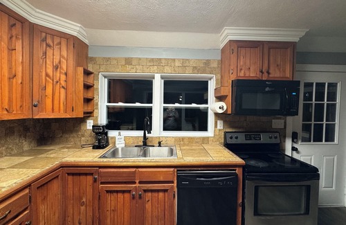 Cartersville Other | Charming pet friendly farmhouse with 2 bedrooms, 2.5 baths,WiFi, in Cartersville