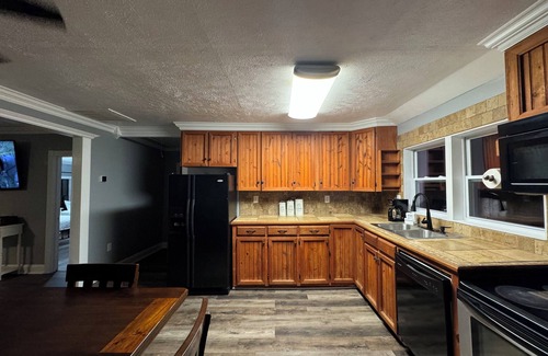 Cartersville Other | Charming pet friendly farmhouse with 2 bedrooms, 2.5 baths,WiFi, in Cartersville