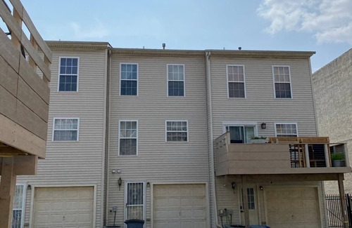 Olde Richmond House | Charming Philadelphia Retreat 3BR Townhome, WiFi, AC & Private Garage Parking!