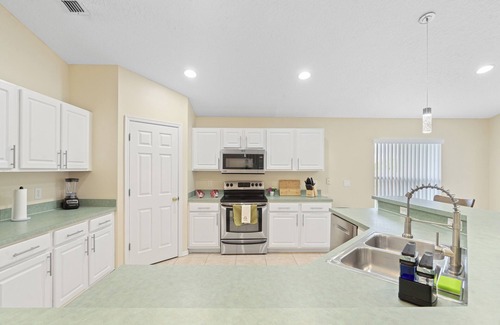 Kissimmee House | Charming Pool 4-bedroom house with Wi-Fi And AC
