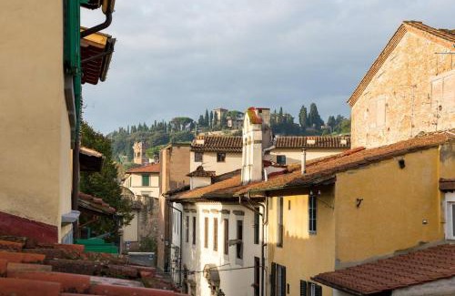 Santo Spirito Apartment | Charming Portion of Property in Oltrarno Area